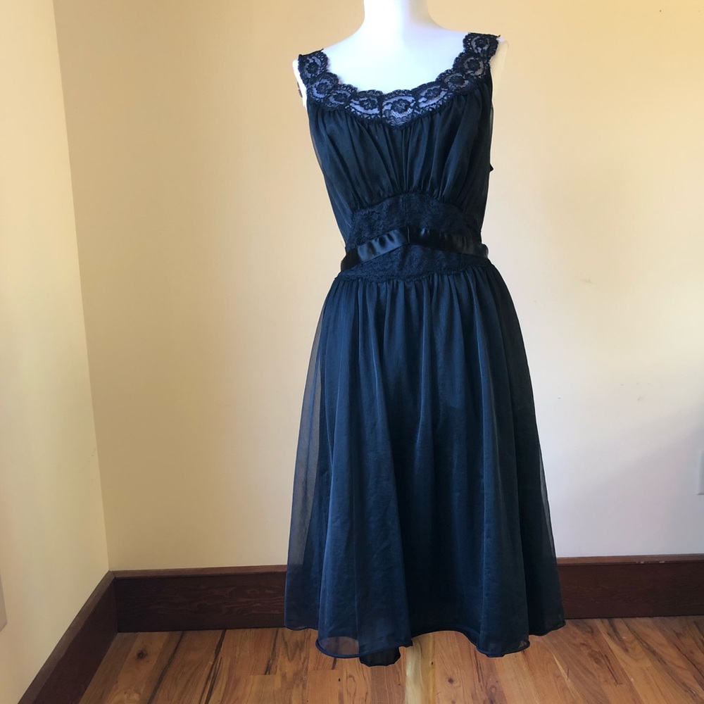 Gorgeous Vintage Black And Lace Negligee Size Sm